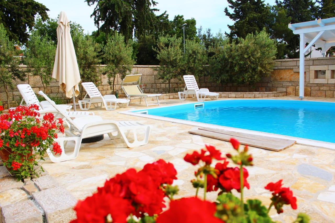 Bungalow Vice With Pool Пакоштане Экстерьер фото