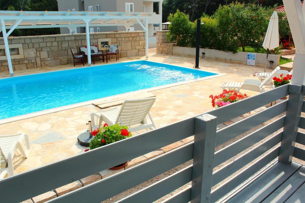 Bungalow Vice With Pool Пакоштане Экстерьер фото