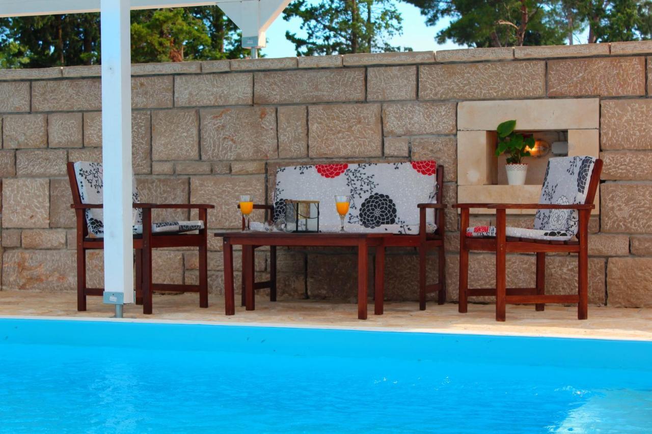 Bungalow Vice With Pool Пакоштане Экстерьер фото