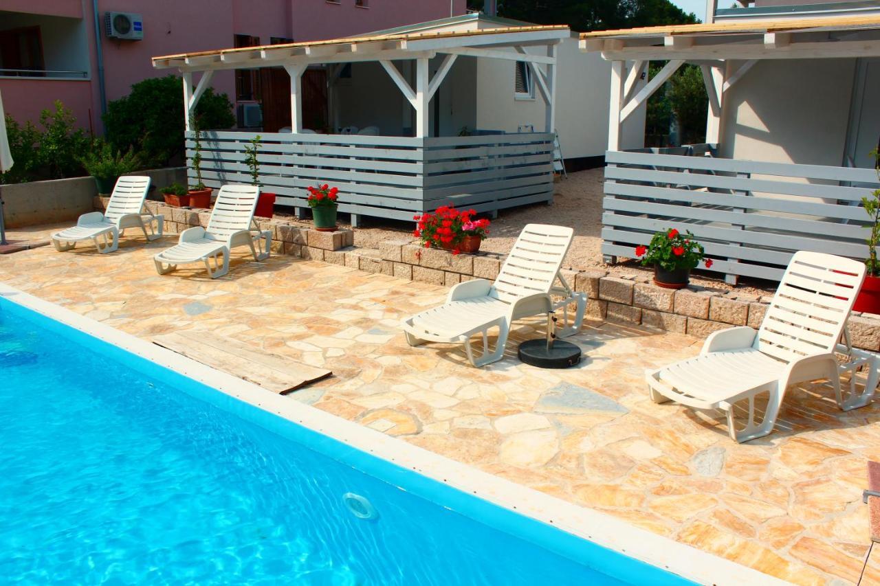 Bungalow Vice With Pool Пакоштане Экстерьер фото
